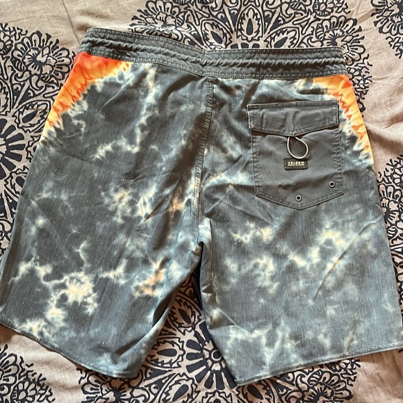 Men’s Volcom Stoneys size W33 swim shorts - Picture 2 of 5